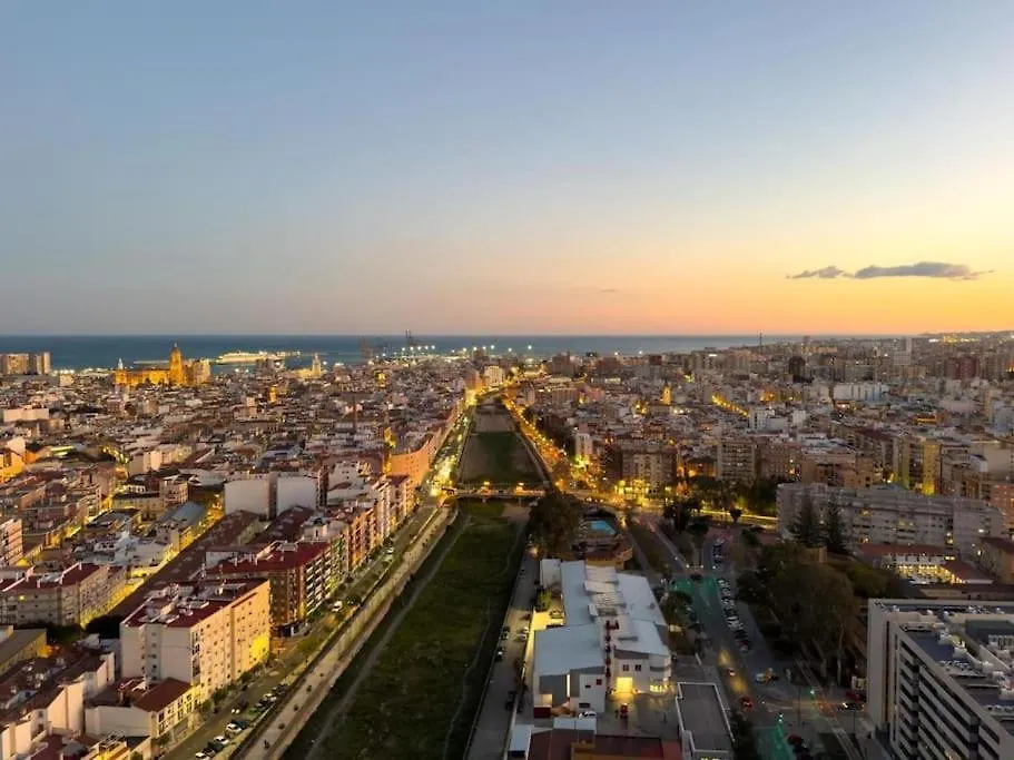 Malaga Skyline Suite With Pool - Floor 26 - Free Parking Spanje